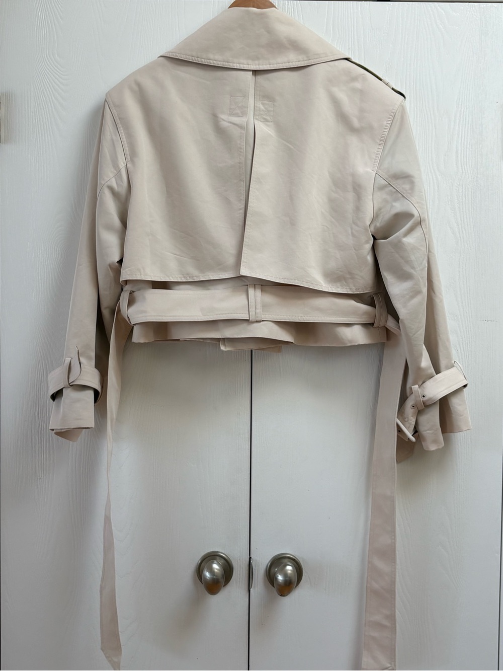NWT CNLEEWEI CROPPED TRENCH COAT. - Picture 3 of 11